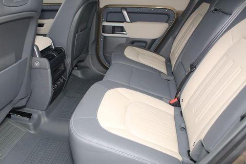 2022 Land Rover Defender 110 X-Dynamic SE