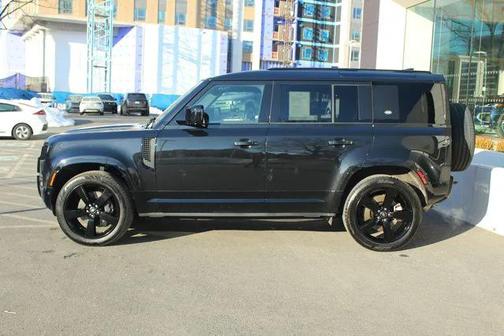 2024 Land Rover Defender 110 P400 X-Dynamic SE