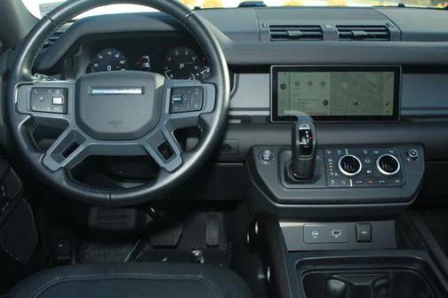 2024 Land Rover Defender 110 P400 X-Dynamic SE