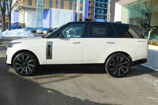 2026 Land Rover Range Rover P615 SV