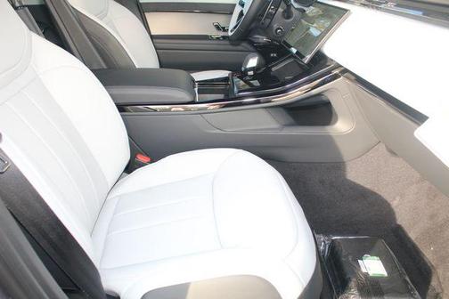 2026 Land Rover Range Rover Sport SE