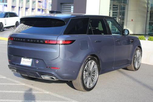 2026 Land Rover Range Rover Sport SE