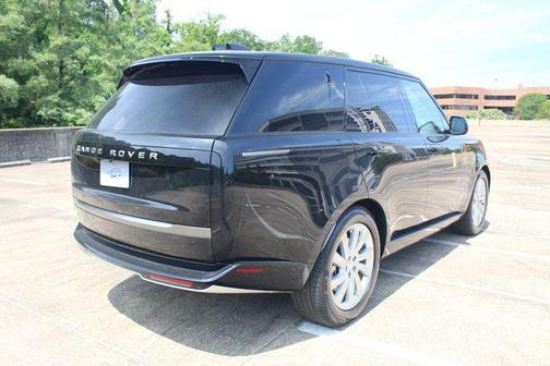 2025 Land Rover Range Rover P550e SE