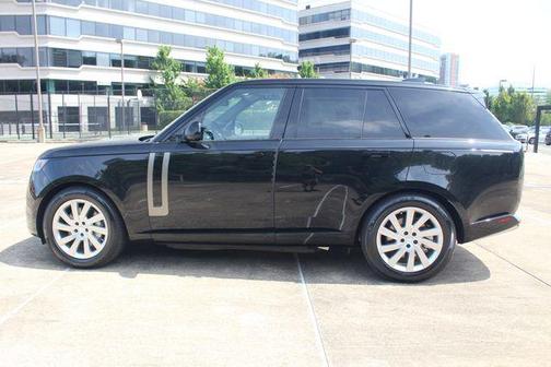 2025 Land Rover Range Rover P550e SE