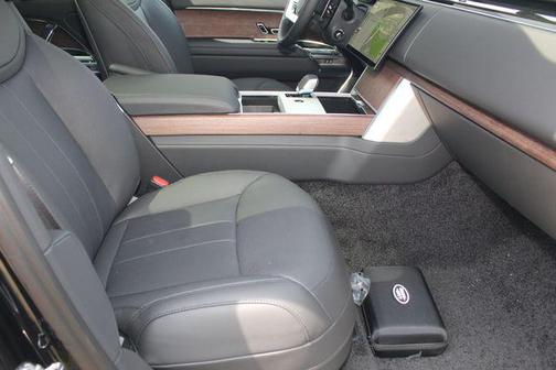 2025 Land Rover Range Rover P550e SE