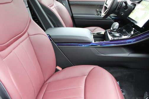 2026 Land Rover Range Rover Sport SE