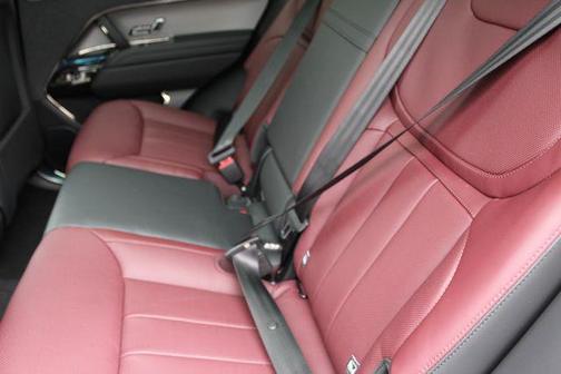 2026 Land Rover Range Rover Sport SE