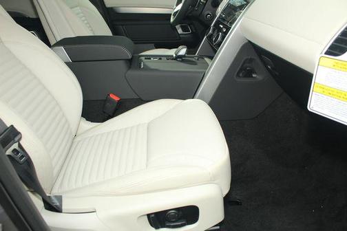 2026 Land Rover Discovery Dynamic SE