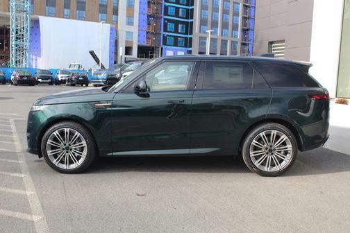2026 Land Rover Range Rover Sport SE