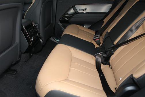 2026 Land Rover Range Rover Sport SE