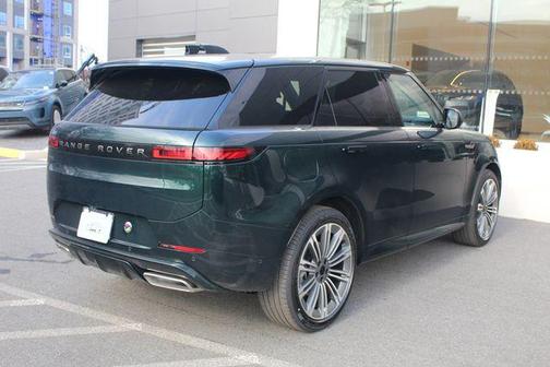 2026 Land Rover Range Rover Sport SE