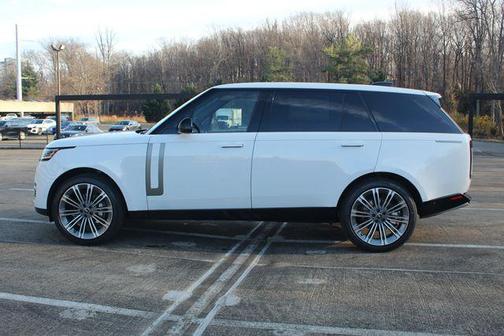 2025 Land Rover Range Rover P400 SE 7 Seat