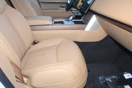 2025 Land Rover Range Rover P400 SE 7 Seat