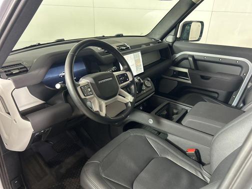 Fuji White 2023 Land Rover Defender SE