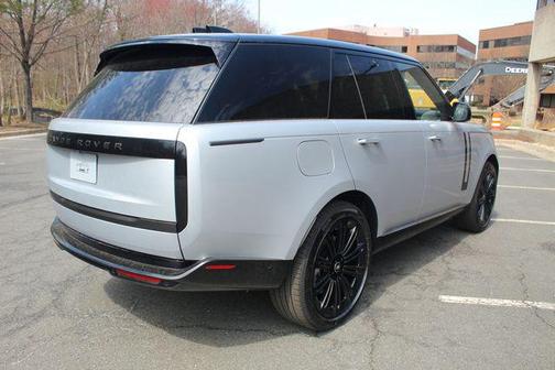 2025 Land Rover Range Rover P530 SE