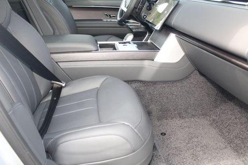 2025 Land Rover Range Rover P530 SE