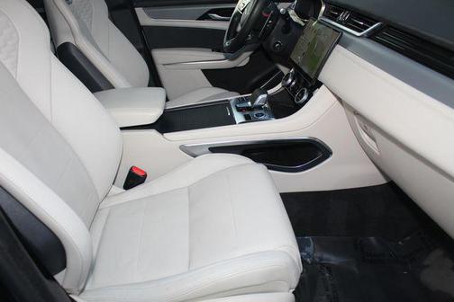 2023 Jaguar F-PACE SVR P550 AWD Automatic