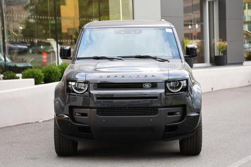 Carpathian Grey Prem Met 2026 Land Rover Defender P400 X-Dynamic SE