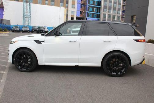 2026 Land Rover Range Rover Sport SE