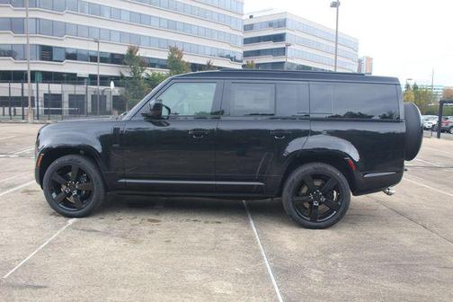 2026 Land Rover Defender V8