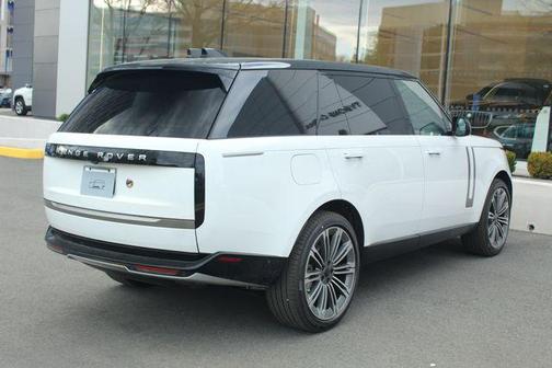 2026 Land Rover Range Rover P400 SE 7 Seat