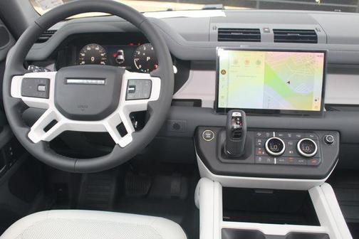 2025 Land Rover Defender 110 P400 S