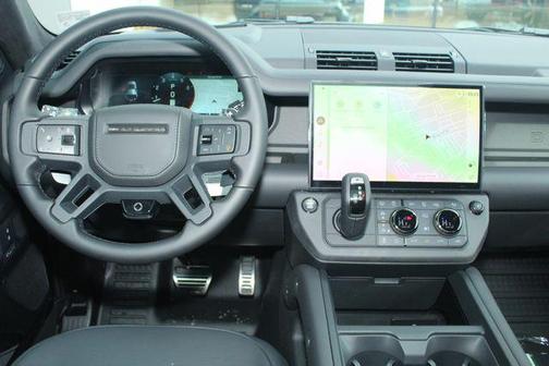 2026 Land Rover Defender 110 V8