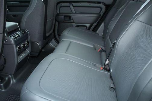 2026 Land Rover Defender 110 V8