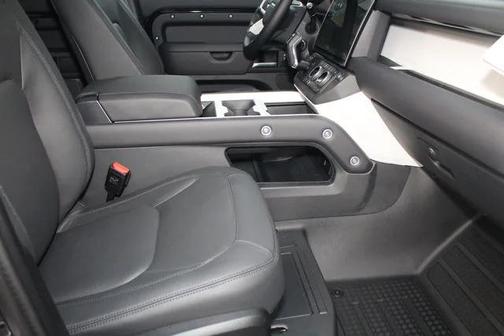 2026 Land Rover Defender P400 X-Dynamic SE