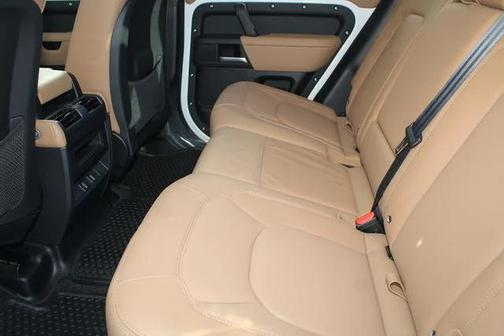 Fuji White 2026 Land Rover Defender P400 X-Dynamic SE