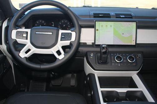 2025 Land Rover Defender 130 P400 S