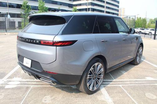 2025 Land Rover Range Rover Sport SE