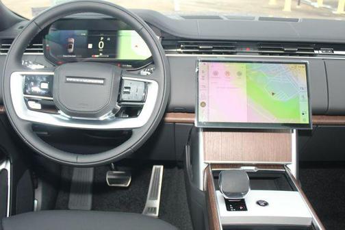 2025 Land Rover Range Rover P530 SE 7 Seat