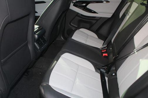 2026 Land Rover Range Rover Evoque Dynamic SE