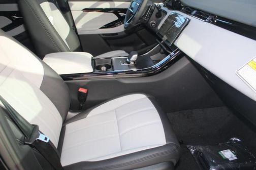 2026 Land Rover Range Rover Evoque Dynamic SE