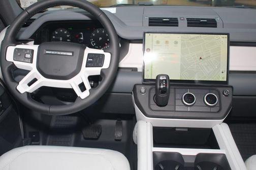 2026 Land Rover Defender P400 X-Dynamic SE