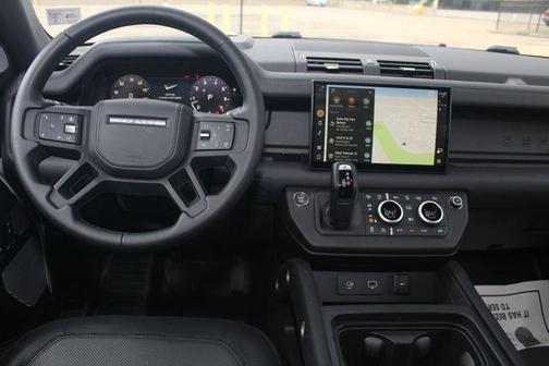 2024 Land Rover Defender 130 P400 Outbound