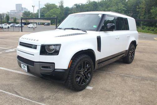 2024 Land Rover Defender 130 P400 Outbound