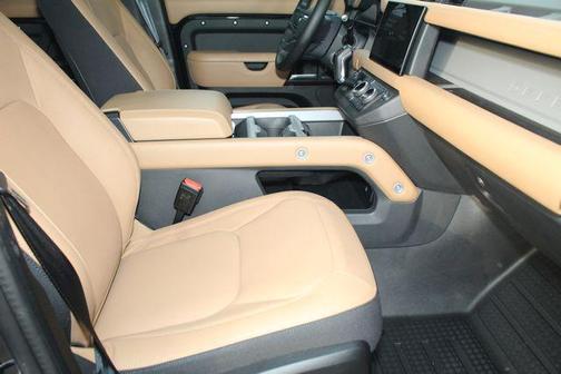 2025 Land Rover Defender 110 P400 X