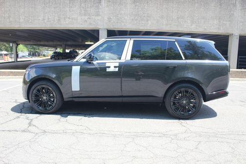 2025 Land Rover Range Rover P530 SE 7 Seat