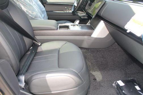 2025 Land Rover Range Rover P530 SE 7 Seat