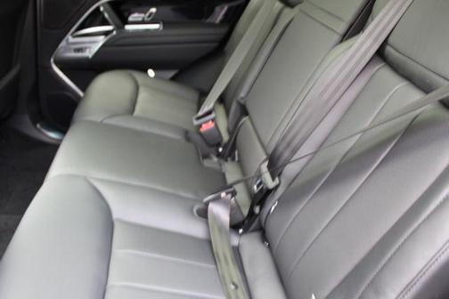 2025 Land Rover Range Rover P400 SE