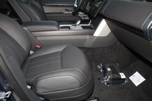 2026 Land Rover Range Rover P400 SE