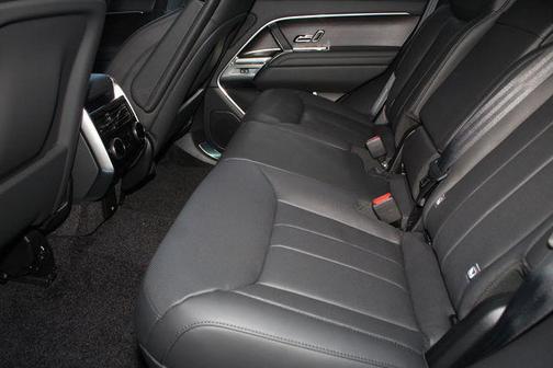 2026 Land Rover Range Rover P400 SE