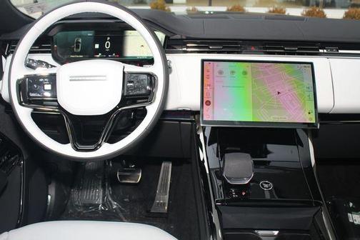 2026 Land Rover Range Rover Sport SE