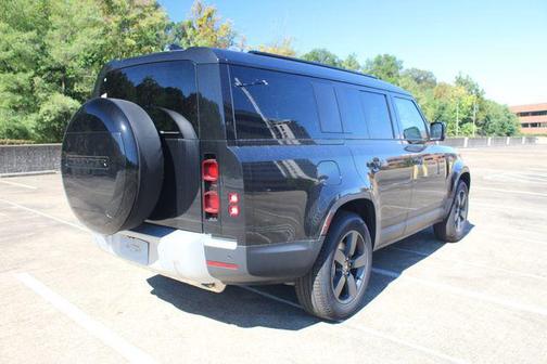 2025 Land Rover Defender 130 P400 S