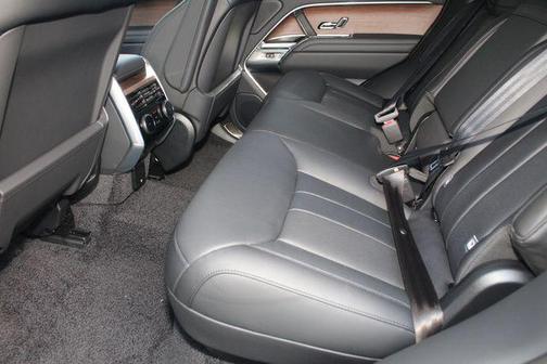 2025 Land Rover Range Rover P530 SE