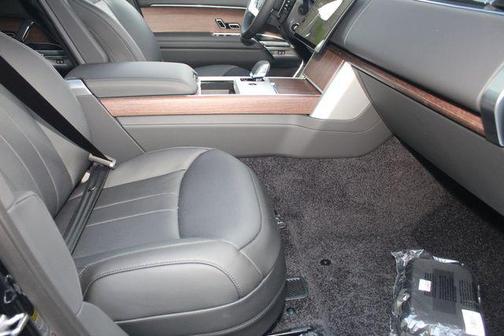 2025 Land Rover Range Rover P530 SE