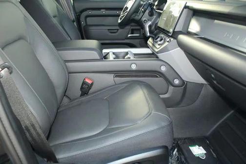 2026 Land Rover Defender 110 V8