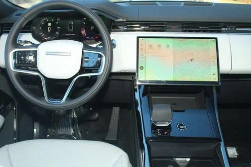 2026 Land Rover Range Rover Sport SE